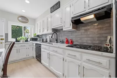 813 20th St, Union City, NJ 07087 - Photo 15