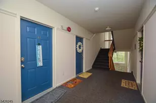 33 Crestview Ln, Mount Arlington, NJ 07856 - Photo 3