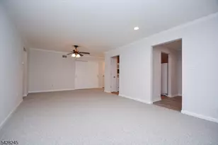 33 Crestview Ln, Mount Arlington, NJ 07856 - Photo 7