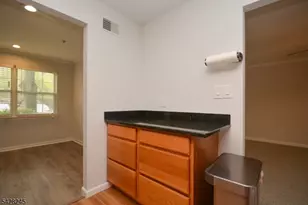 33 Crestview Ln, Mount Arlington, NJ 07856 - Photo 11