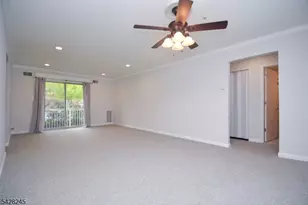 33 Crestview Ln, Mount Arlington, NJ 07856 - Photo 5