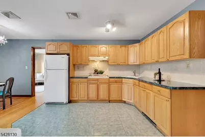 184 Stonehenge Ter, Clark Township, NJ 07066 - Photo 33