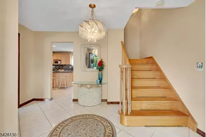 184 Stonehenge Ter, Clark Township, NJ 07066 - Photo 5