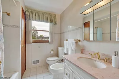 184 Stonehenge Ter, Clark Township, NJ 07066 - Photo 23