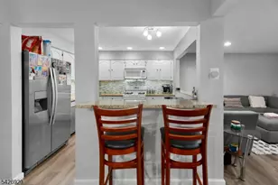 94 Edgefield Dr, Parsippany, NJ 07950 - Photo 15