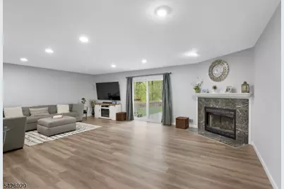 94 Edgefield Dr, Parsippany, NJ 07950 - Photo 9