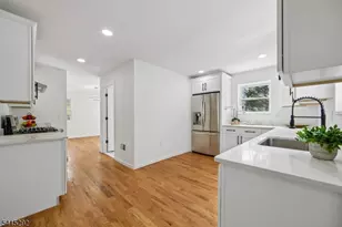 207 Lake Shore Dr, Parsippany, NJ 07034 - Photo 15