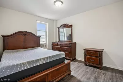 124 Highland Ave, Newark, NJ 07104 - Photo 13