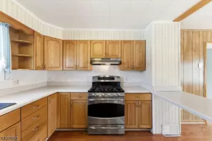 12 Driscoll St, Manville, NJ 08835 - Photo 11