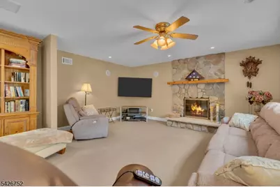 617 Van Liew Ct, Hillsborough Township, NJ 08844 - Photo 3