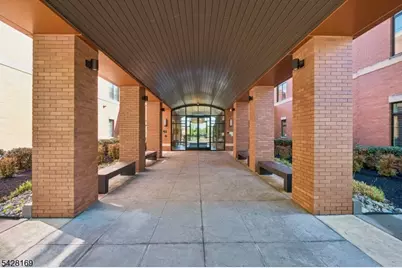 33 Green Village Rd #3302, Madison, NJ 07940 - Photo 3