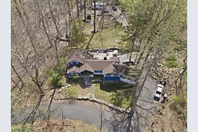 399 Springbrook Trl, Byram Township, NJ 07871 - Photo 23