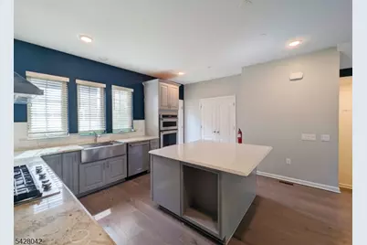 33 Ambrosia Ct, Livingston, NJ 07039 - Photo 13