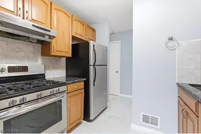 212 Village Cmns, Raritan Township, NJ 08822 - Photo 11