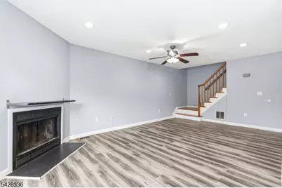 212 Village Cmns, Raritan Township, NJ 08822 - Photo 9