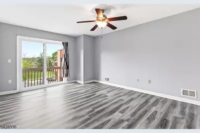 212 Village Cmns, Raritan Township, NJ 08822 - Photo 19