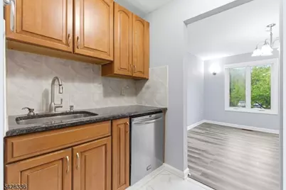 212 Village Cmns, Raritan Township, NJ 08822 - Photo 13