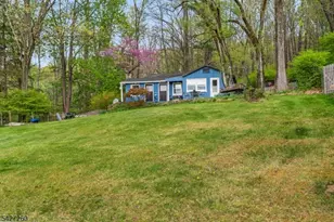 81 Turtleback Rd, Washington Township, NJ 07853 - Photo 7