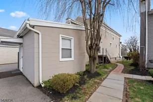 271 Quakertown Rd, Franklin Township, NJ 08867 - Photo 25