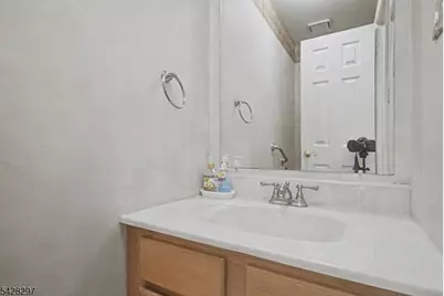 71 Bayberry Dr, Franklin Township, NJ 08873 - Photo 13