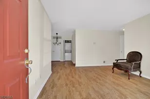 46 Stillwell Ct, Bridgewater, NJ 08807 - Photo 3