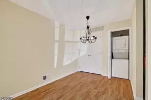 46 Stillwell Ct, Bridgewater, NJ 08807 - Photo 5