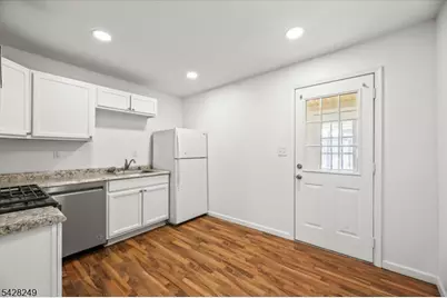 270-270A Sitgreaves St, Phillipsburg, NJ 08865 - Photo 5