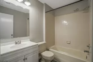 29 Cheswich Ct Ondo, Bedminster Township, NJ 07921 - Photo 9