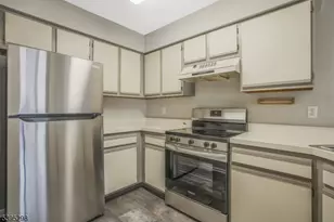29 Cheswich Ct Ondo, Bedminster Township, NJ 07921 - Photo 5
