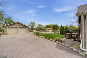 52 Cascade Way, Butler, NJ 07405 - Photo 3