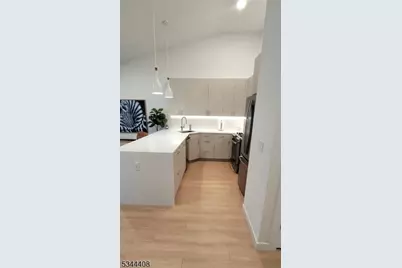 7 Soho Dr #115, Jersey City, NJ 07305 - Photo 3