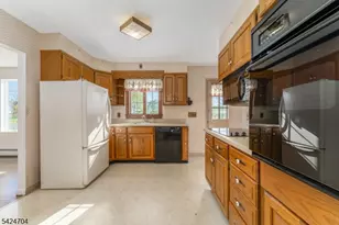 123 Lilac Dr, Clinton Township, NJ 08801 - Photo 7
