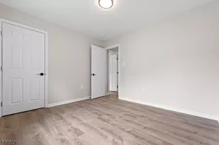 128 Big Piece Rd, Fairfield, NJ 07004 - Photo 19