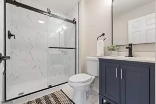 128 Big Piece Rd, Fairfield, NJ 07004 - Photo 17