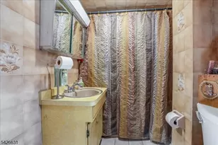 43 Maitland Pl, Garfield, NJ 07026 - Photo 11