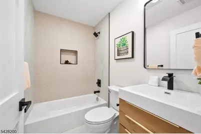 415 Mount Prospect Ave, Clifton, NJ 07012 - Photo 23