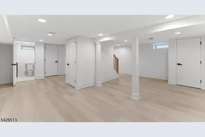 95 Huron Ave, Clifton, NJ 07013 - Photo 37