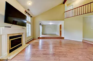 7 Matthew Rd, Wayne, NJ 07470 - Photo 9