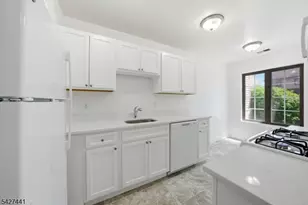 11 Deer Hill Ct, Boonton Town, NJ 07005 - Photo 7