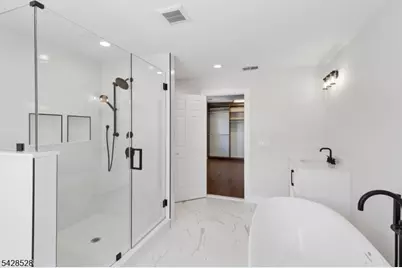 49 Hall Dr, Clark Township, NJ 07066 - Photo 27