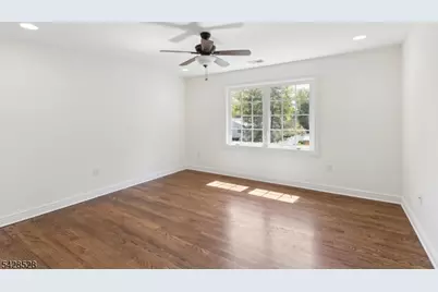 49 Hall Dr, Clark Township, NJ 07066 - Photo 31
