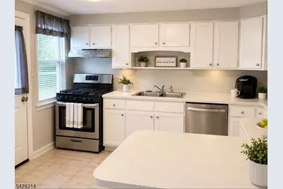 19 Limekiln Rd, Phillipsburg, NJ 08865 - Photo 3