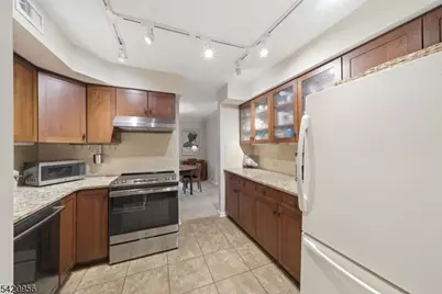 36 Countryside Dr #36, Bernards Township, NJ 07920 - Photo 9