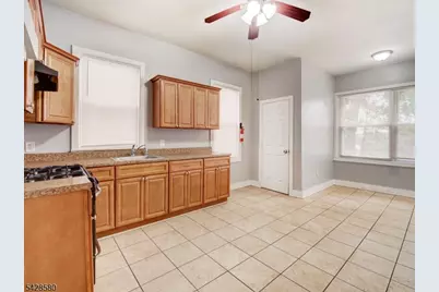 564 Sanford Ave, Newark, NJ 07106 - Photo 11
