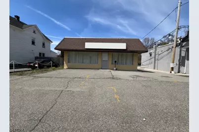 901 Ringwood Ave, Wanaque, NJ 07420 - Photo 1