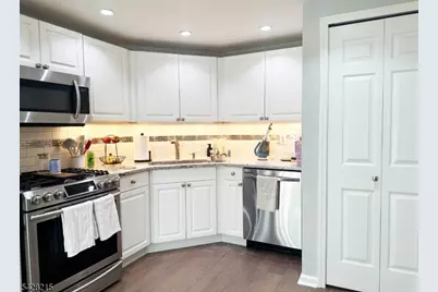 406 Jefferson Court #PH6, Edgewater, NJ 07020 - Photo 9