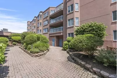 406 Jefferson Court #PH6, Edgewater, NJ 07020 - Photo 17