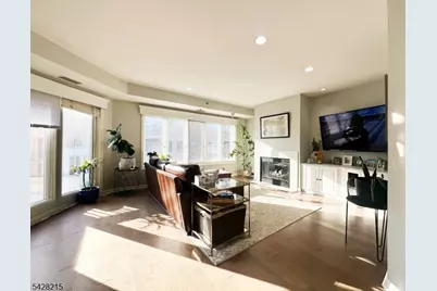 406 Jefferson Court #PH6, Edgewater, NJ 07020 - Photo 11