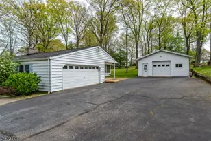 19 Floral Rd, Raritan Township, NJ 08822 - Photo 31
