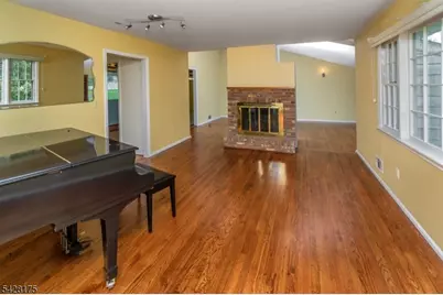 19 Floral Rd, Raritan Township, NJ 08822 - Photo 5